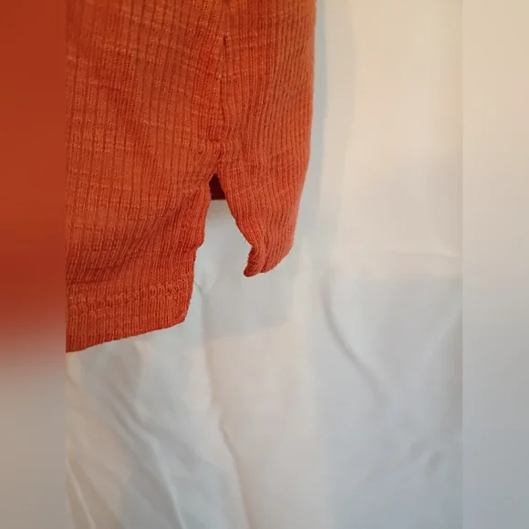 Maurices 24/7 Women's V-Neck Top in Burnt Orange/Rust Size 2x - Picture 7 of 8
